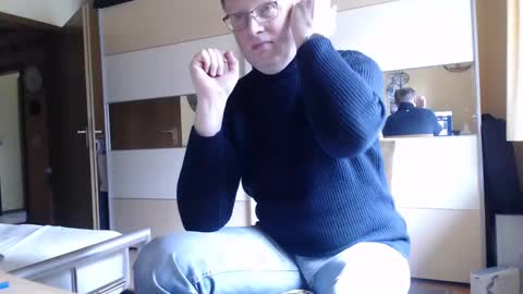 Snapshot of ach471 chatting on 01-11-25, 11:45 ach471 online show from 01-11-25, 11:45