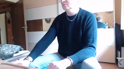 Snapshot of ach471 chatting on 01-26-25, 12:33 ach471 online show from 01-26-25, 12:33