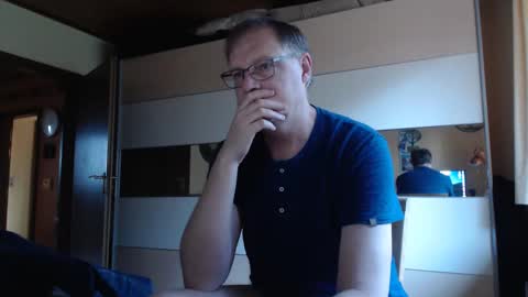 Snapshot of ach471 chatting on 02-09-25, 07:27 ach471 online show from 02-09-25, 07:27