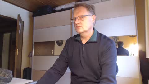 Snapshot of ach471 chatting on 02-12-25, 02:21 ach471 online show from 02-12-25, 02:21