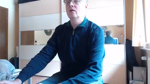 Snapshot of ach471 chatting on 02-15-25, 12:22 ach471 online show from 02-15-25, 12:22