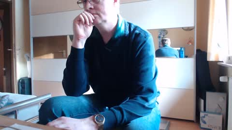 Snapshot of ach471 chatting on 02-16-25, 02:10 ach471 online show from 02-16-25, 02:10