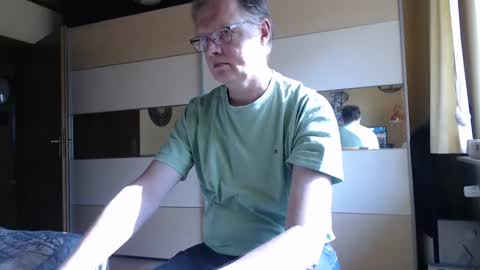 Snapshot of ach471 chatting on 03-09-25, 12:20 ach471 online show from 03-09-25, 12:20