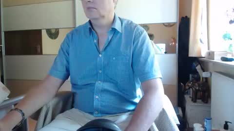 Snapshot of ach471 chatting on 09-11-25, 06:35 ach471 online show from 09-11-25, 06:35