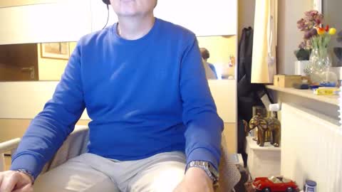 Snapshot of ach471 chatting on 10-07-25, 07:00 ach471 online show from 10-07-25, 07:00