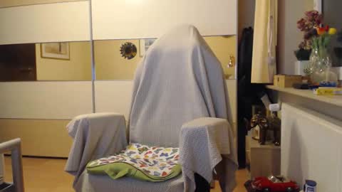 Snapshot of ach471 chatting on 10-14-25, 04:57 ach471 online show from 10-14-25, 04:57