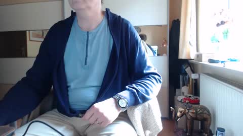 Snapshot of ach471 chatting on 10-19-25, 10:16 ach471 online show from 10-19-25, 10:16