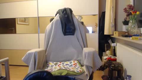 Snapshot of ach471 chatting on 10-20-25, 04:46 ach471 online show from 10-20-25, 04:46