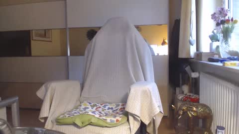 Snapshot of ach471 chatting on 10-25-25, 07:27 ach471 online show from 10-25-25, 07:27