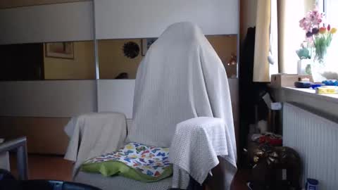 Snapshot of ach471 chatting on 10-29-25, 07:43 ach471 online show from 10-29-25, 07:43