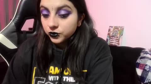 Snapshot of acid_alice666 chatting on 06-24-26, 02:10 Alice online show from 06-24-26, 02:10