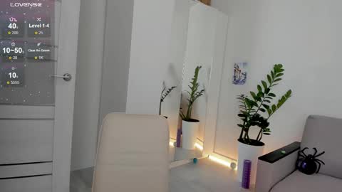 Anna FANSLY yesacid online show from 10-29-25, 09:16