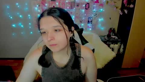 Kate online show from 03-08-26, 02:04