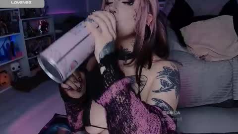 Acid or Iya  vacation November 19 to November 26 online show from 10-12-25, 08:41