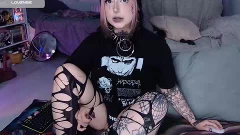 Acid or Iya  vacation November 19 to November 26 online show from 10-18-25, 09:15