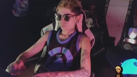 Snapshot of acidmilo chatting on 06-15-26, 02:14 Acid Milo online show from 06-15-26, 02:14