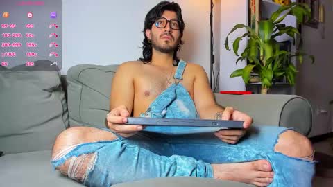 R. online show from 11-24-25, 10:37