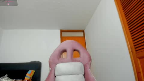 Helena online show from 04-21-26, 03:28