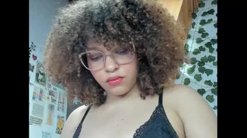 Snapshot of ada_gales_ chatting on 02-23-25, 01:24 Isa online show from 02-23-25, 01:24