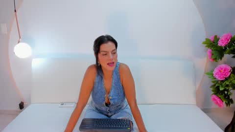    online show from 12-18-25, 02:56