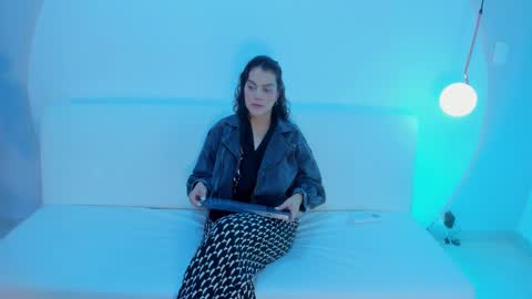    online show from 01-07-26, 01:46