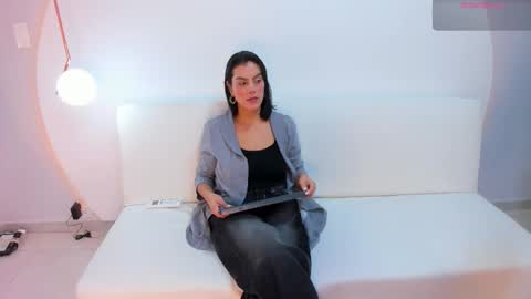 Snapshot of ada_monroe10 chatting on 01-16-26, 01:59 online show from 01-16-26, 01:59