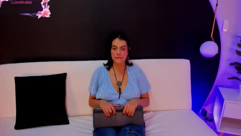 Snapshot of ada_monroe10 chatting on 02-12-26, 02:01 online show from 02-12-26, 02:01