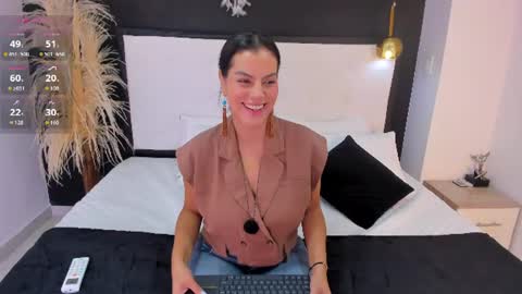 Snapshot of ada_monroe10 chatting on 06-24-26, 01:32 online show from 06-24-26, 01:32