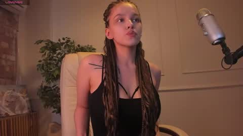 Snapshot of adalyn_glow chatting on 05-13-26, 11:07 Adalyn online show from 05-13-26, 11:07