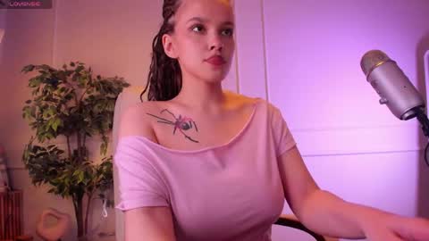 Snapshot of adalyn_glow chatting on 05-22-26, 11:05 Adalyn online show from 05-22-26, 11:05