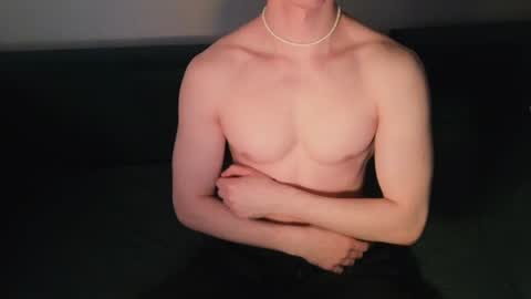 Snapshot of adam21boy chatting on 06-12-26, 06:51 Adam online show from 06-12-26, 06:51