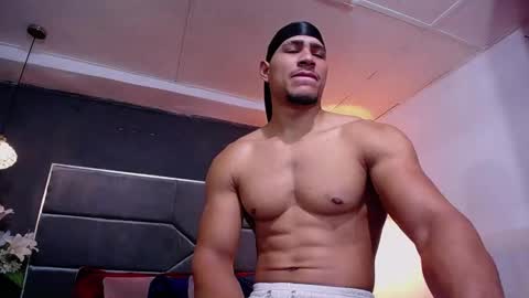 adam_fit19cm online show from 09-23-25, 01:58