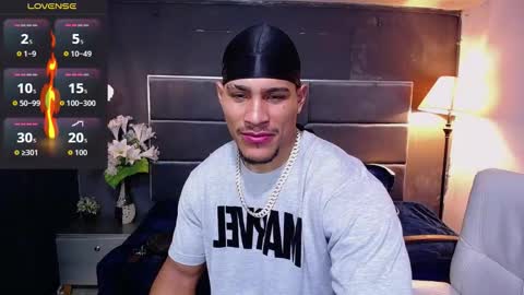 adam_fit19cm online show from 11-29-25, 02:09