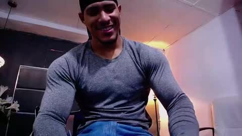 adam_fit19cm online show from 02-03-26, 02:00