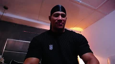 adam_fit19cm online show from 03-09-26, 02:32