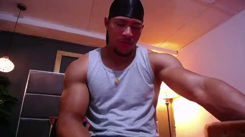 adam_fit19cm online show from 04-18-26, 01:59