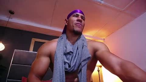 adam_fit19cm online show from 05-02-26, 02:11