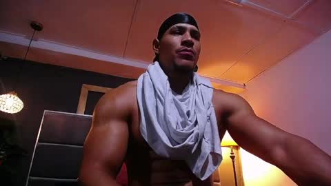 adam_fit19cm online show from 05-05-26, 01:52
