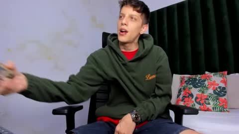 Snapshot of adam_hard_ chatting on 03-05-25, 09:15 Adam online show from 03-05-25, 09:15