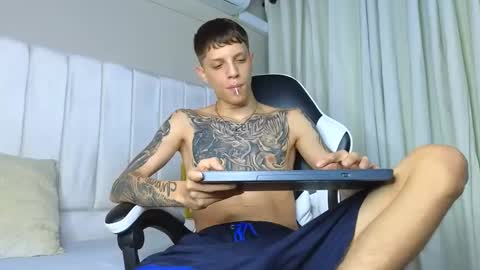 Snapshot of adam_hard_ chatting on 09-10-25, 07:47 Adam online show from 09-10-25, 07:47