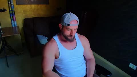 Snapshot of adamjameson chatting on 05-07-26, 04:51 AdamJameson online show from 05-07-26, 04:51