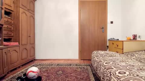 Snapshot of adamlonely chatting on 11-08-25, 07:12 Adam online show from 11-08-25, 07:12