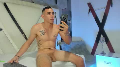 Snapshot of adammendoza34 chatting on 11-09-25, 03:38 adammendoza34 online show from 11-09-25, 03:38