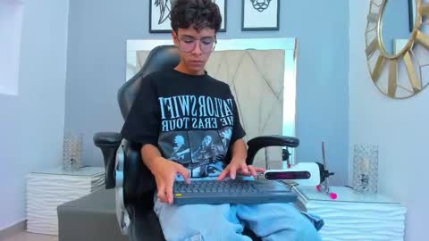 Adams Bobby online show from 11-10-25, 12:04