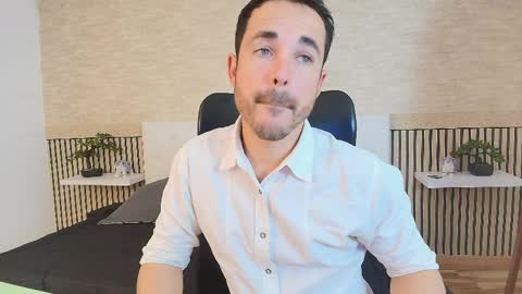 Im Adams Sanz online show from 04-09-26, 07:52