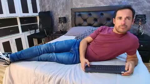 Im Adams Sanz online show from 04-23-26, 05:37