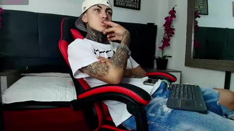 AdamsWalkerr  online show from 02-16-26, 12:34