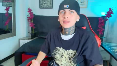 AdamsWalkerr  online show from 02-26-26, 12:15