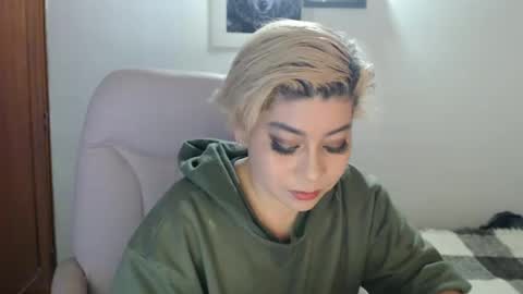 Snapshot of adan_romanoff chatting on 12-04-25, 09:07 adan_romanoff online show from 12-04-25, 09:07