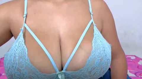 Snapshot of adara_cute18 chatting on 10-18-25, 02:40 adara_cute18 online show from 10-18-25, 02:40